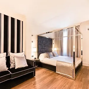 4* Apartahotel House
